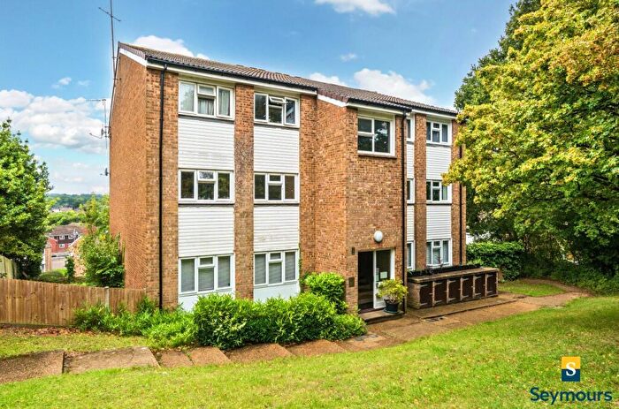 2 Bedroom Flat For Sale In Park Barn Drive, Guildford, Surrey, GU2