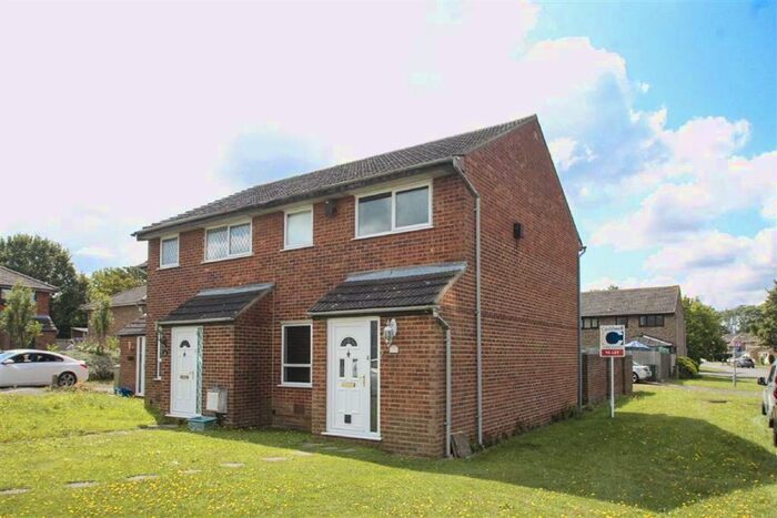 3 Bedroom End Of Terrace House To Rent In Favell Drive, Furzton, Milton Keynes, MK4