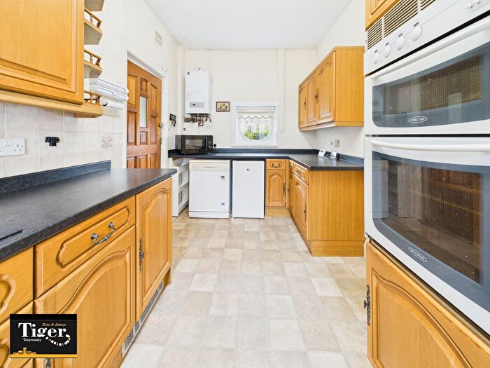 3 Bedroom Semi-Detached Bungalow For Sale In Thirlmere Road, Blackpool, FY4
