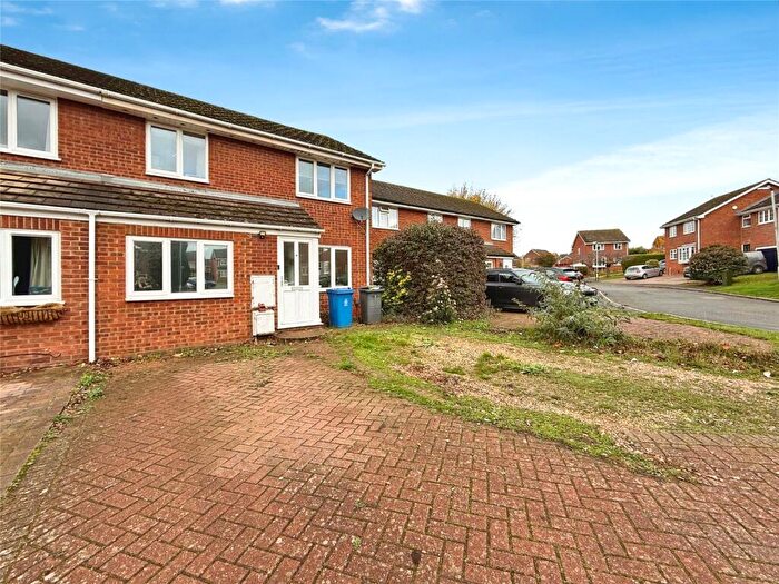 3 Bedroom Semi Detached House For Sale In Bissley Drive, Maidenhead, Berkshire, SL6