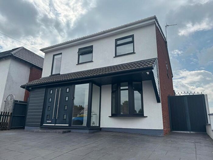 4 Bedroom House To Rent In Old Birmingham Road, Marlbrook, Bromsgrove, B60