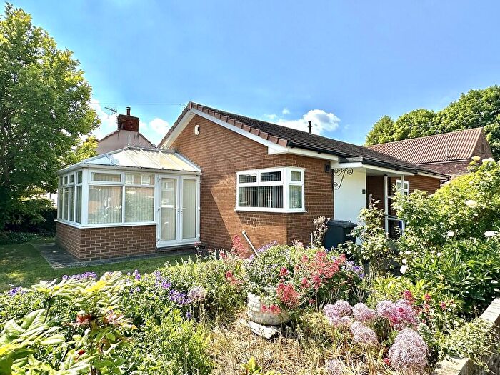 3 Bedroom Detached Bungalow For Sale In Church Road, Barnby Dun, Doncaster, DN3
