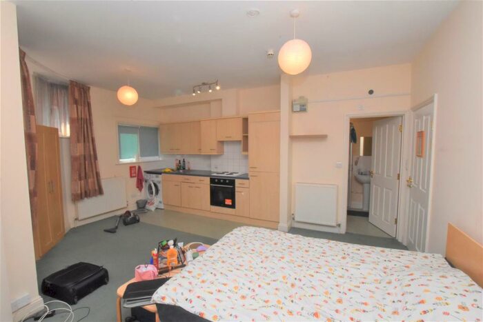 Studio To Rent In Flat, Redlands Road, RG1