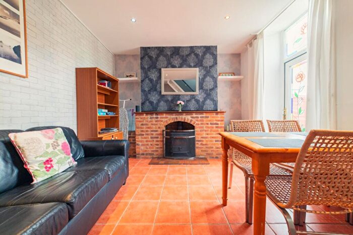 3 Bedroom Terraced House For Sale In Grove Terrace, Penarth, CF64