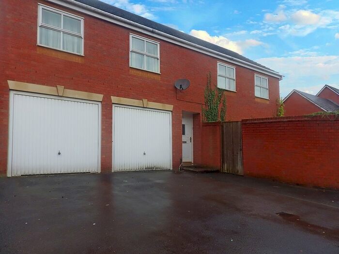 2 Bedroom Property To Rent In Carter Close, Swindon, Wiltshire, SN25