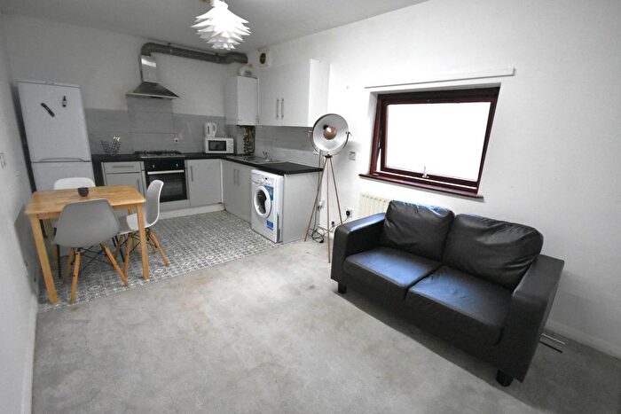 3 Bedroom Terraced House To Rent In Assembly Passage, Whitechapel, E1