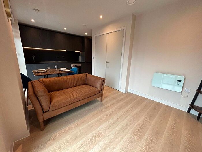 1 Bedroom Flat To Rent In Dutton Street, Manchester, M3