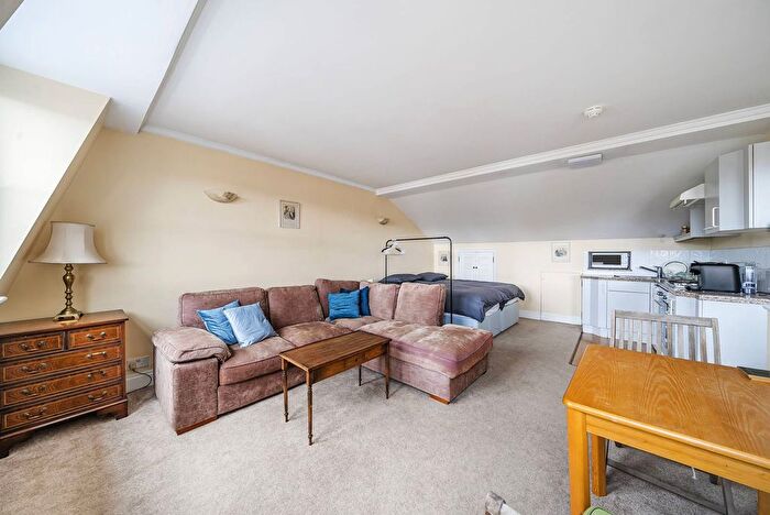 Studio To Rent In Gloucester Road, South Kensington, London, SW7