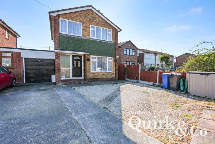 3 Bedroom Detached House For Sale In Holbek Road, Canvey Island, SS8
