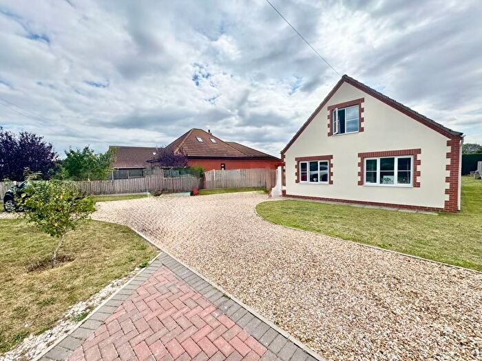 4 Bedroom Detached House For Sale In Warren Road, Saltfleet, Louth, LN11