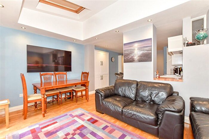 3 Bedroom Terraced House For Sale In Battenburg Avenue, Portsmouth, Hampshire, PO2