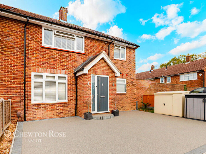 3 Bedroom End Of Terrace House For Sale In Moordale Avenue, Bracknell, RG42