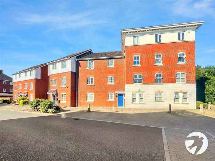 1 Bedroom Flat To Rent In Emerald Crescent, Sittingbourne, ME10