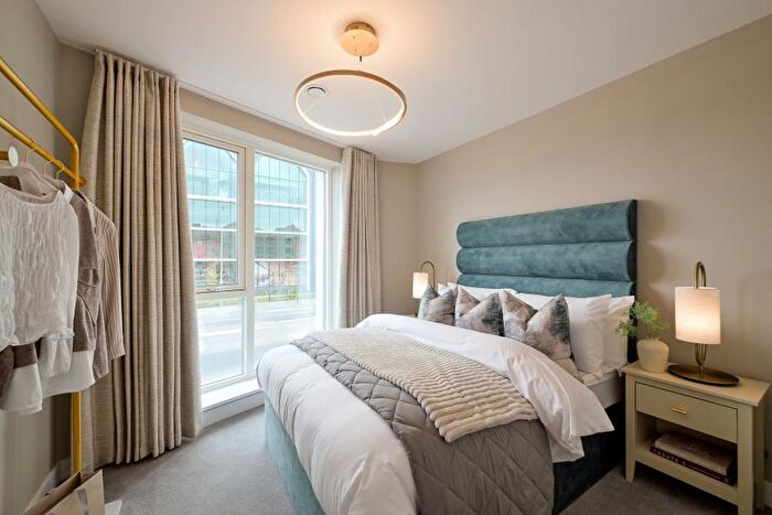 3 Bedroom Apartment For Sale In Canalside Quarter, Oxford, Oxfordshire, OX2
