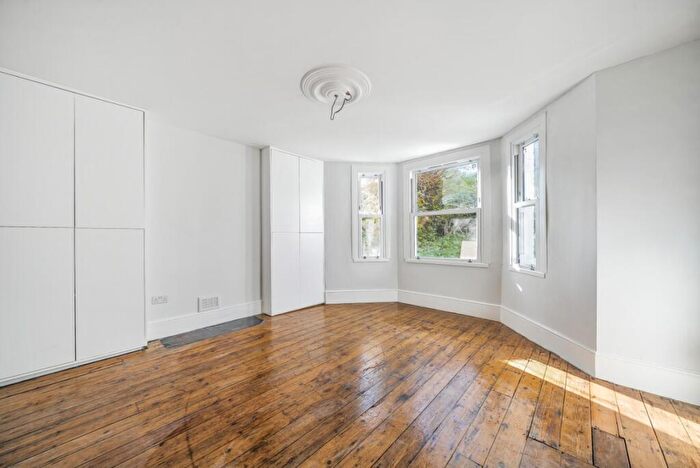 1 Bedroom Flat To Rent In Whiteley Road, London, SE19