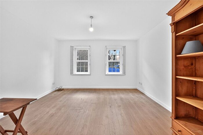 1 Bedroom Flat To Rent In Macleod Street, London, SE17