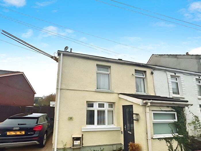 3 Bedroom End Terrace House For Sale In Bryn Road, Loughor, Swansea, SA4