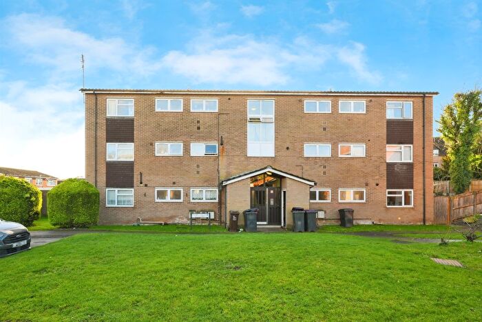 3 Bedroom Flat For Sale In Temple Fields, Hertford, SG14