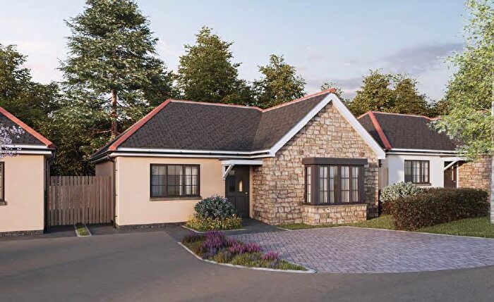 2 Bedroom Bungalow For Sale In Fore Street, Lifton, PL16