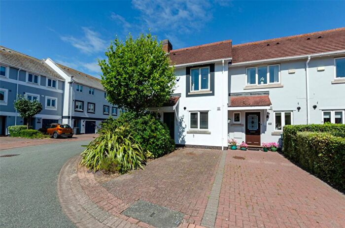 3 Bedroom End Of Terrace House For Sale In Gwynt Y Mor, Conwy, LL32