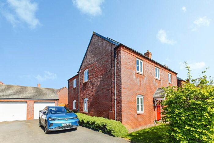 4 Bedroom Detached House For Sale In Cub Close, Bugbrooke, Northampton, Northamptonshire, NN7