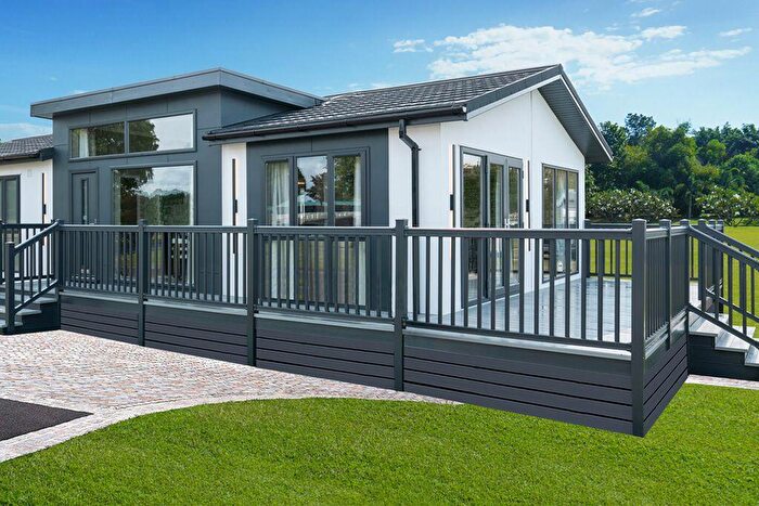 2 Bedroom Park Home For Sale In Marston, Grantham, NG32
