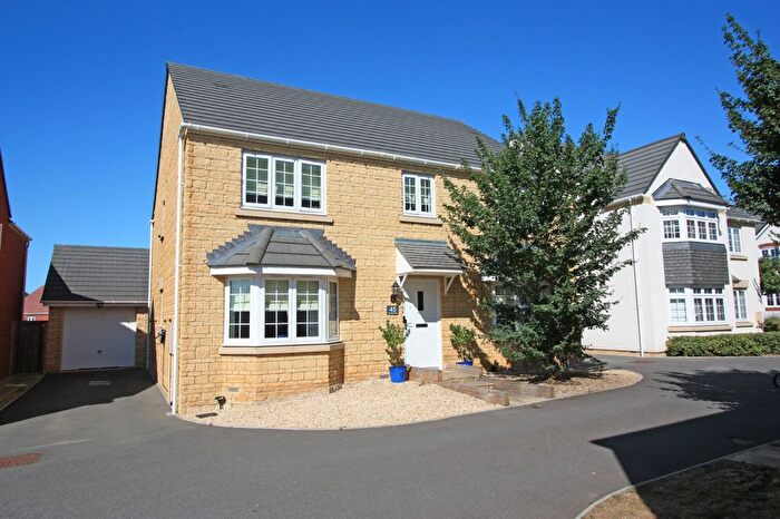 5 Bedroom Detached House For Sale In Cozens Grove, Shrivenham, SN6