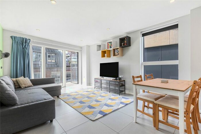 2 Bedroom Flat To Rent In Dance Square, London, EC1V