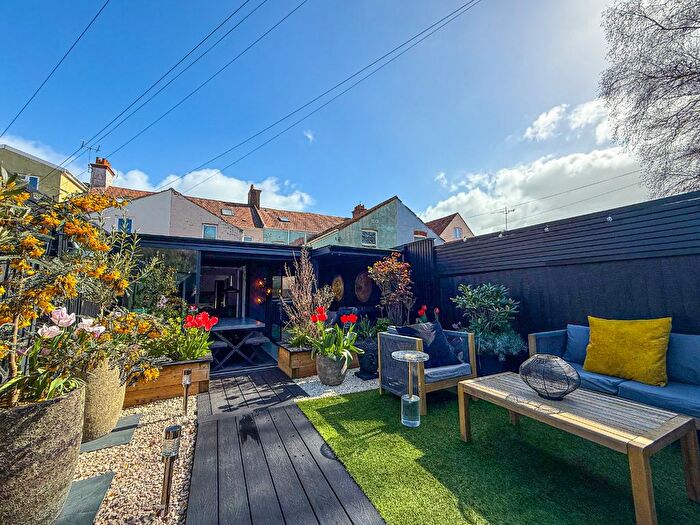 1 Bedroom Flat For Sale In Church View, Mansfield Road, Taunton., TA1