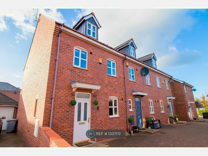 4 Bedroom Semi-Detached House To Rent In Deansgate, Crewe, CW2