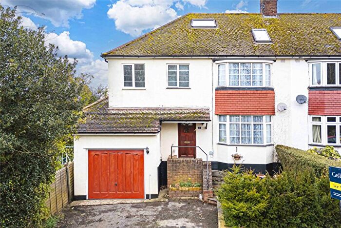 5 Bedroom Semi-Detached House For Sale In Woodlands Road, Nash Mills, Hemel Hempstead, Hertfordshire, HP3