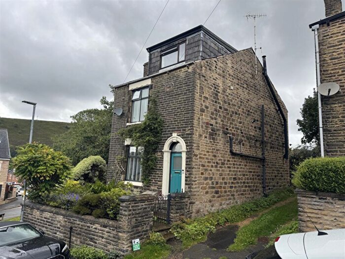 4 Bedroom Detached House For Sale In Quickedge Road, Mossley, OL5