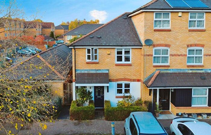 3 Bedroom End Of Terrace House For Sale In Mulready Walk, Apsley, HP3