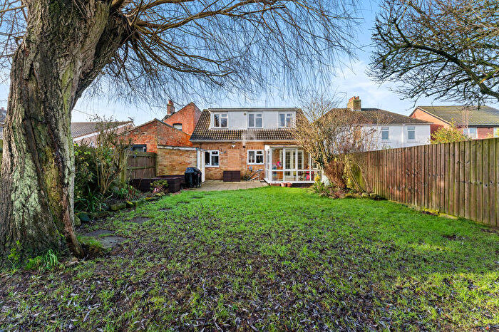 4 Bedroom Detached House For Sale In Oxford Street, Rothwell, NN14