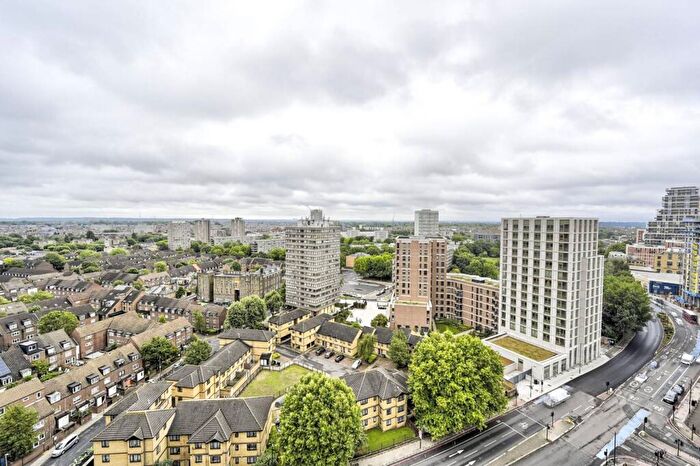 2 Bedroom Flat For Sale In Vision Point, Battersea, SW11