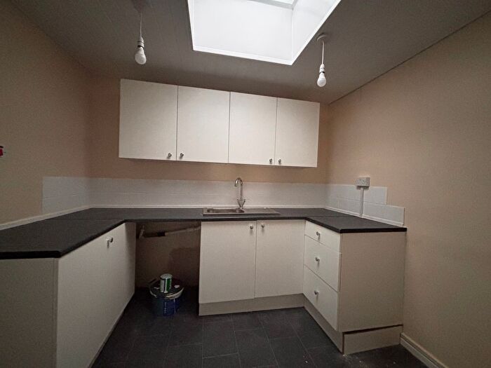2 Bedroom Flat To Rent In Lodge Road, Rugeley, WS15