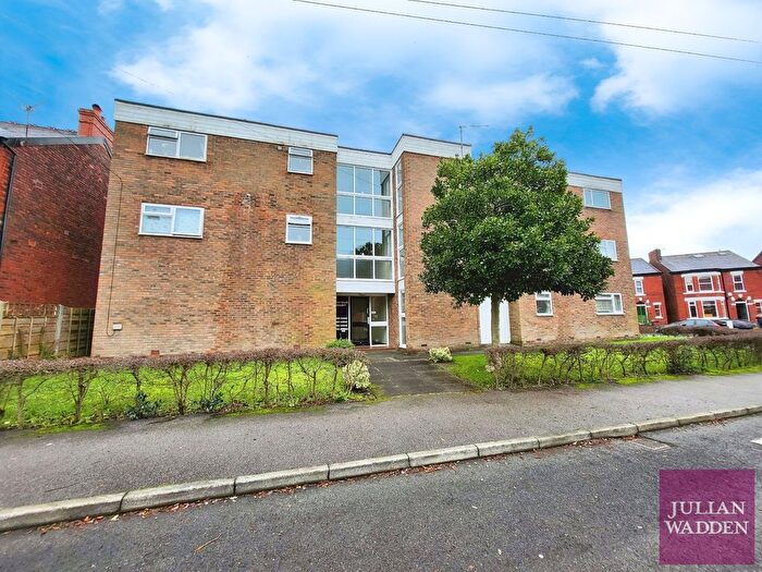 2 Bedroom Flat For Sale In Elmfield Road, Stockport, SK3