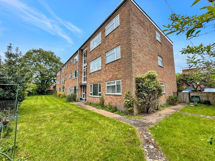 2 Bedroom Flat To Rent In Friary Lane, Salisbury, SP1