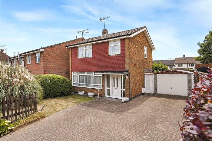 3 Bedroom Detached House For Sale In Bevis Close, Dartford, Kent, DA2