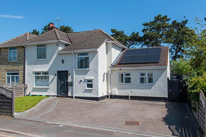 4 Bedroom Semi-Detached House For Sale In East Avenue, Burton Latimer, NN15