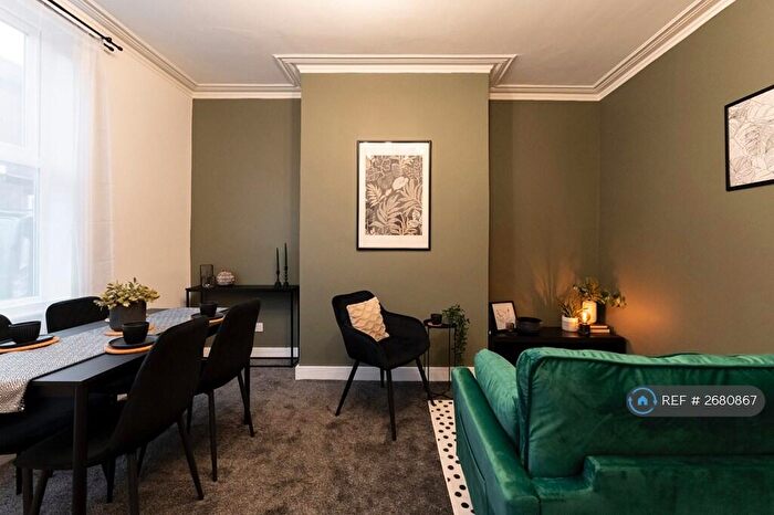 2 Bedroom Terraced House To Rent In Harold View, Leeds, LS6