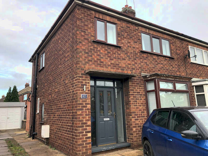 3 Bedroom Semi-Detached House To Rent In Westerdale Road, Scunthorpe, DN16