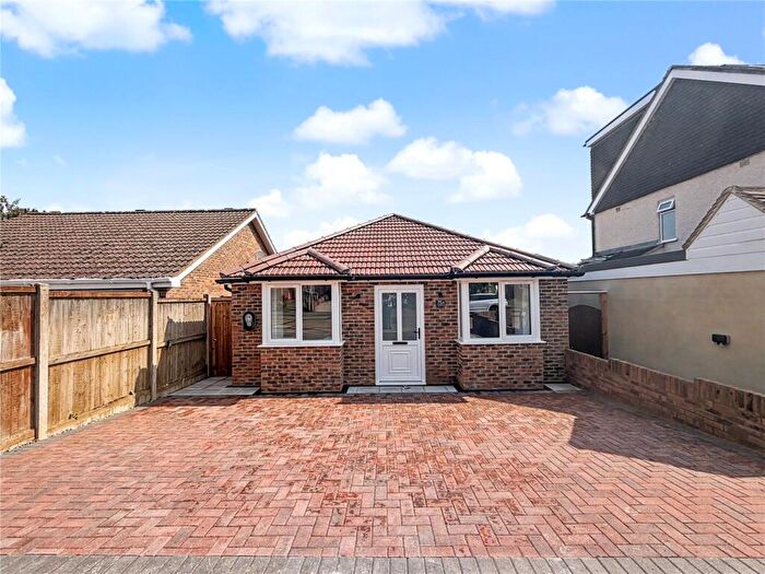 3 Bedroom Bungalow For Sale In Danson Way, Rainham, Gillingham, Kent, ME8