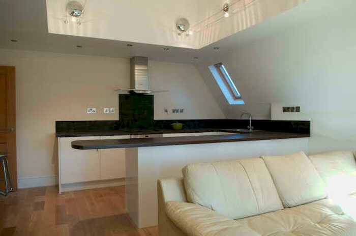 2 Bedroom Apartment To Rent In Knighton Road, Leicester, LE2