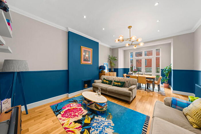 3 Bedroom Flat For Sale In Shoot Up Hill, London, NW2