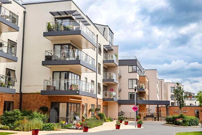 1 Bedroom Apartment For Sale In Castle View, Windsor, SL4