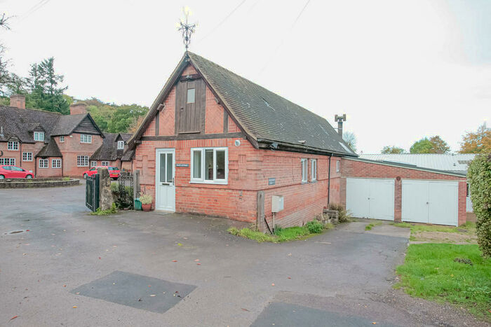 2 Bedroom Link Detached House To Rent In Craft Cottage, Kiln Lane, OX3