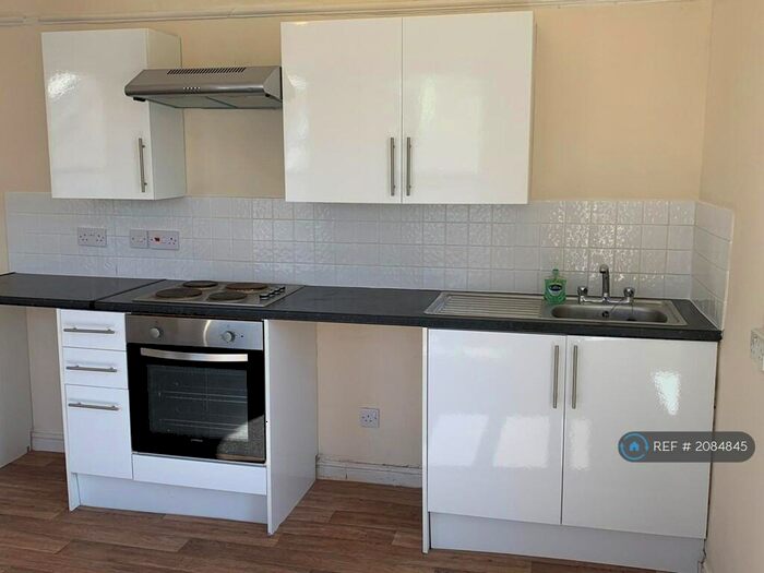 1 Bedroom Flat To Rent In Exmoor House, Ilfracombe, EX34