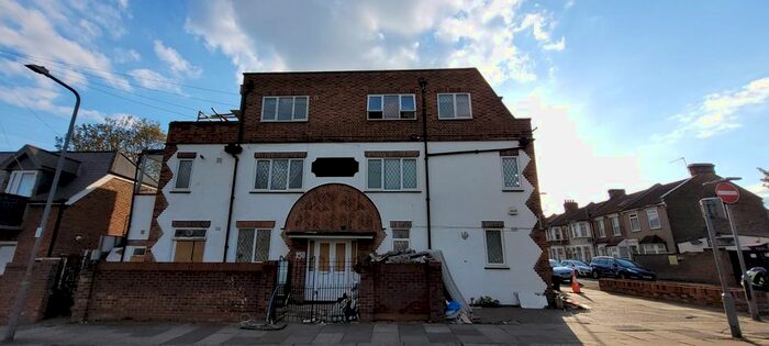 1 Bedroom Flat To Rent In St. Marys Road, Ilford, IG1
