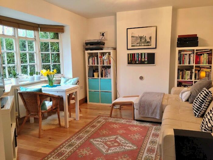1 Bedroom Maisonette To Rent In Neale Close, Hampstead Garden Suburb, N2